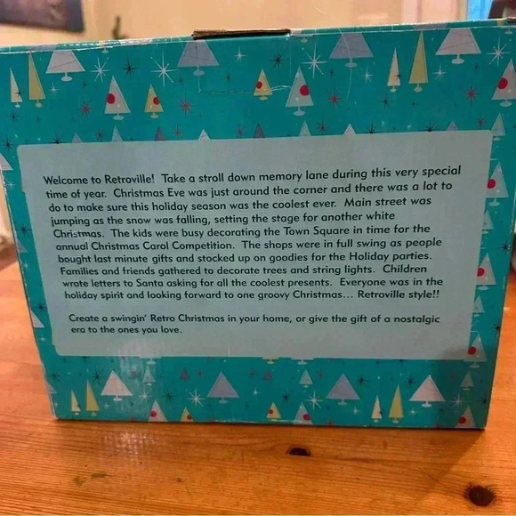 New 2005 Santa’s workbench retroville 3 sons appliance and tv store Christmas - Picture 5 of 7